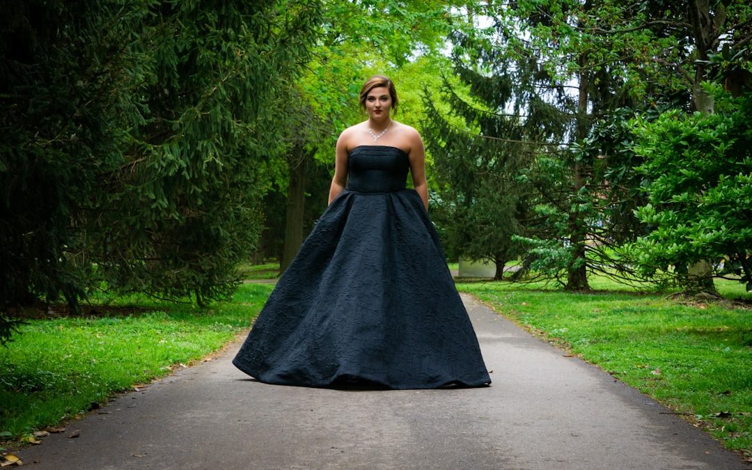 Robe de soirée grande taille : sublimer vos courbes avec élégance et assurance