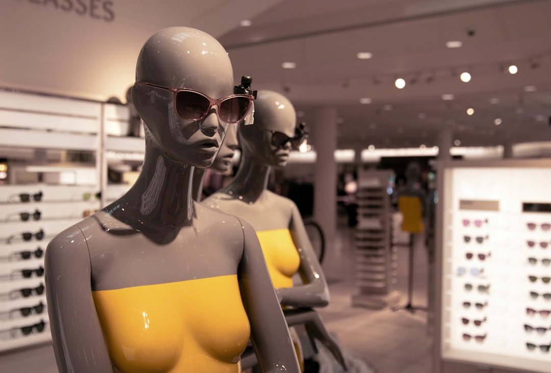 découvrez notre sélection de mannequins grande taille qui célèbrent la diversité et valorisent toutes les silhouettes avec élégance et style.