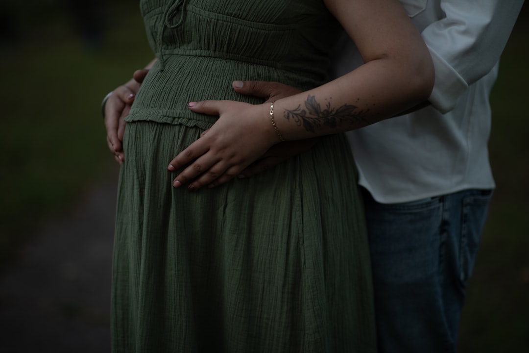 découvrez des conseils et astuces pour les femmes enceintes grande taille, alliant confort, style et bien-être tout au long de la grossesse.