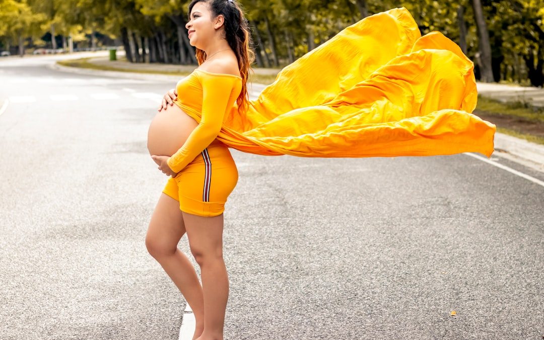 Sport et grossesse en grande taille : conseils pour bouger en toute sécurité